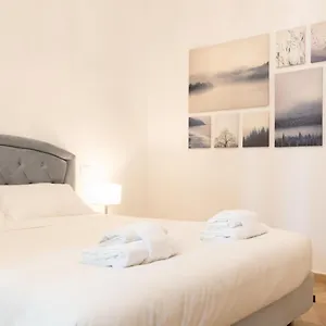 The Rent - Elegant Five-bedrooms Near Colosseo Rome